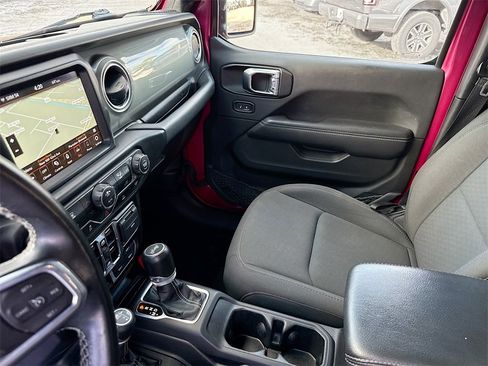 Used 2022 Jeep Wrangler Unlimited Sahara w/ LED Lighting Group image 26