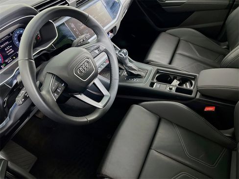 Used 2024 Audi Q3 2.0T Premium Plus w/ Premium Plus Package image 22