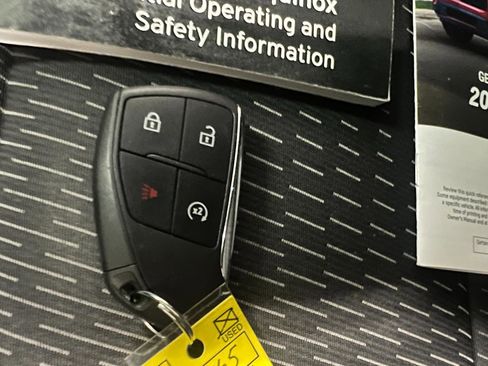 Used 2025 Chevrolet Equinox LT image 57