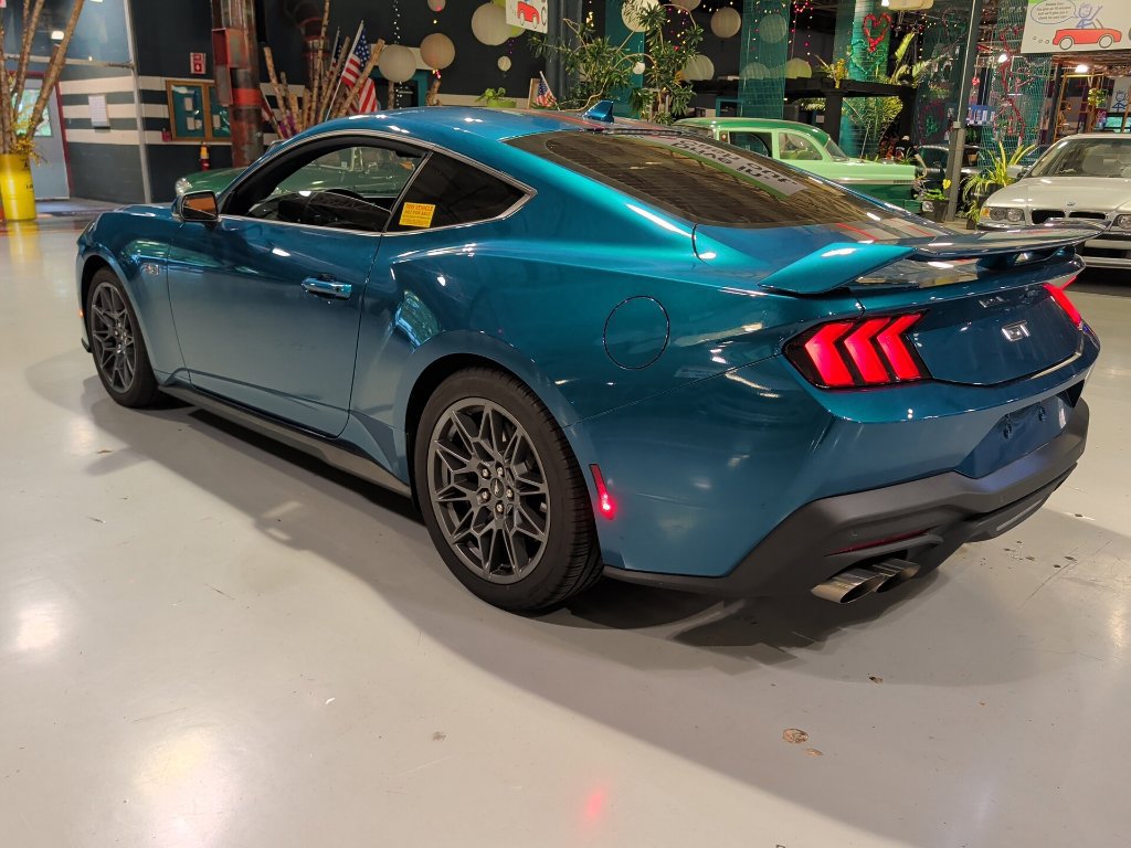 Used 2026 Ford Mustang GT Premium w/ GT Performance Package RWD image 15