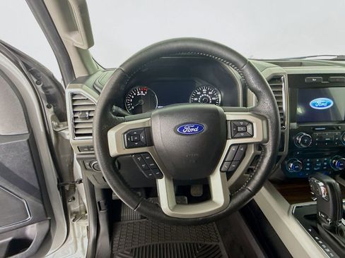 Used 2016 Ford F150 Lariat image 12