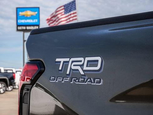 Used 2025 Toyota Tacoma TRD Off-Road AWD/4WD image 12