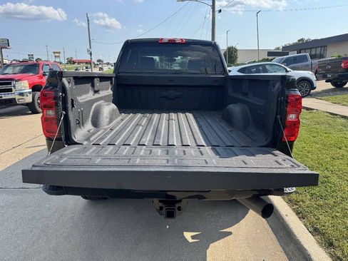 Used 2019 Chevrolet Silverado 2500 LT w/ Midnight Edition AWD/4WD image 10