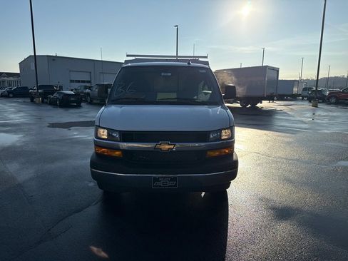 New 2025 Chevrolet Express 3500 w/ Power Convenience Package image 8