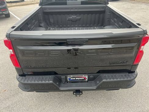 Used 2025 Chevrolet Silverado 1500 High Country w/ Technology Package AWD/4WD image 13