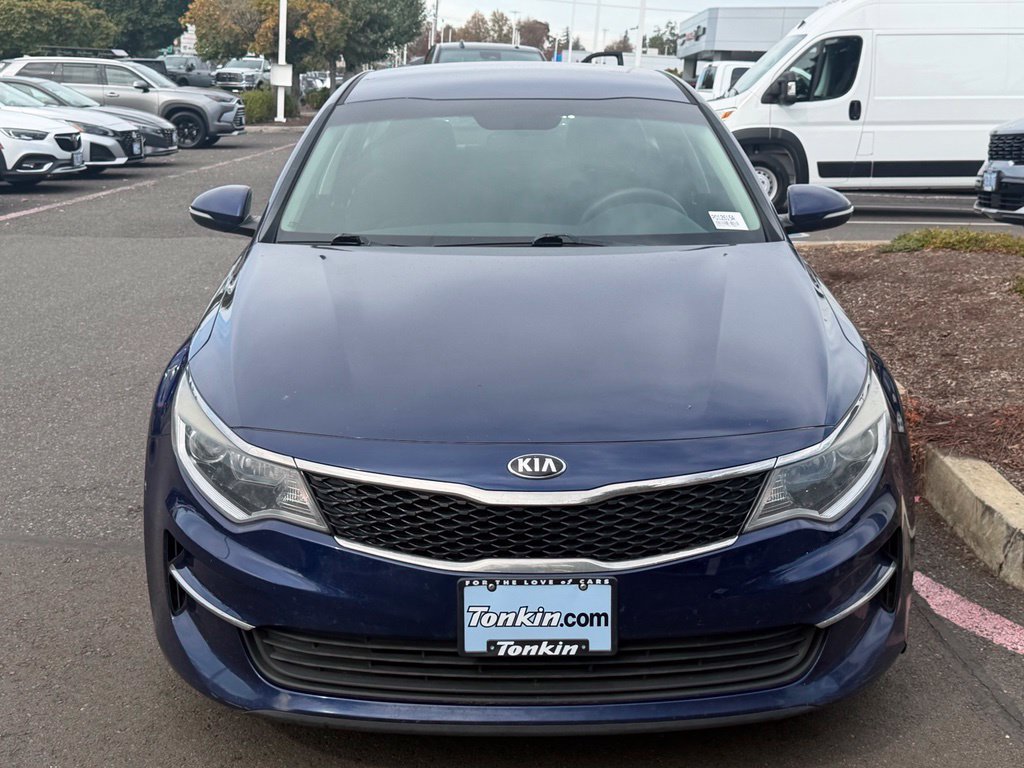 Used 2017 Kia Optima LX w/ Option Group 014 FWD image 3