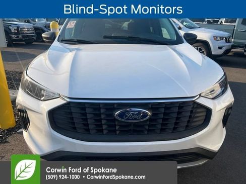 Used 2025 Ford Escape Active AWD/4WD image 2