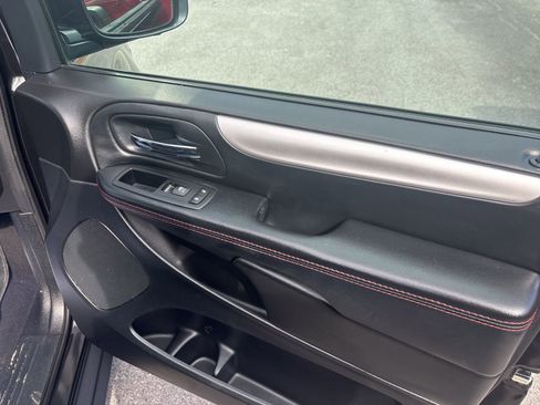 Used 2015 Dodge Grand Caravan R/T w/ Driver Convenience Group image 22