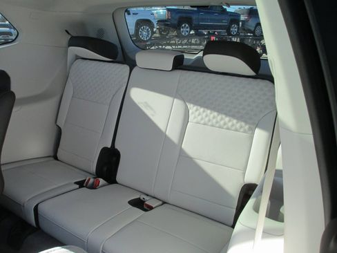 New 2026 GMC Acadia Denali w/ Super Cruise Package image 13