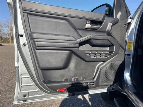 Used 2024 Toyota Tacoma TRD Sport image 17