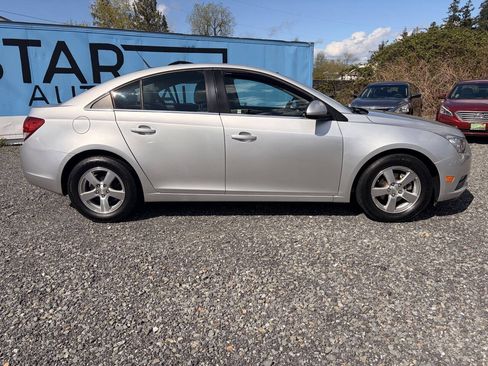 Used 2014 Chevrolet Cruze LT FWD image 3