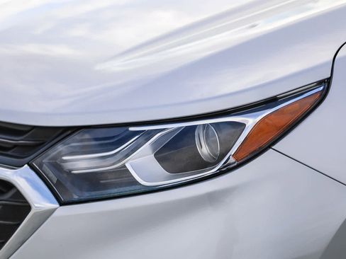 Used 2021 Chevrolet Equinox LS image 8