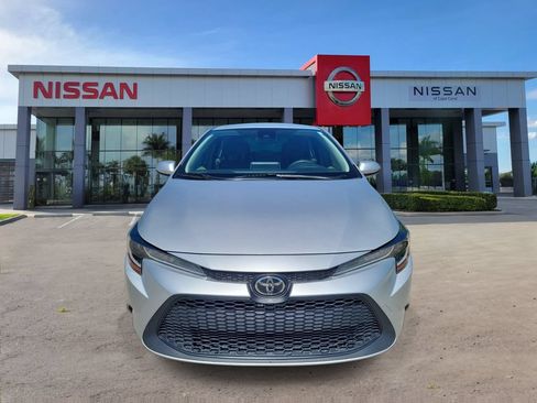 Used 2021 Toyota Corolla LE FWD image 4