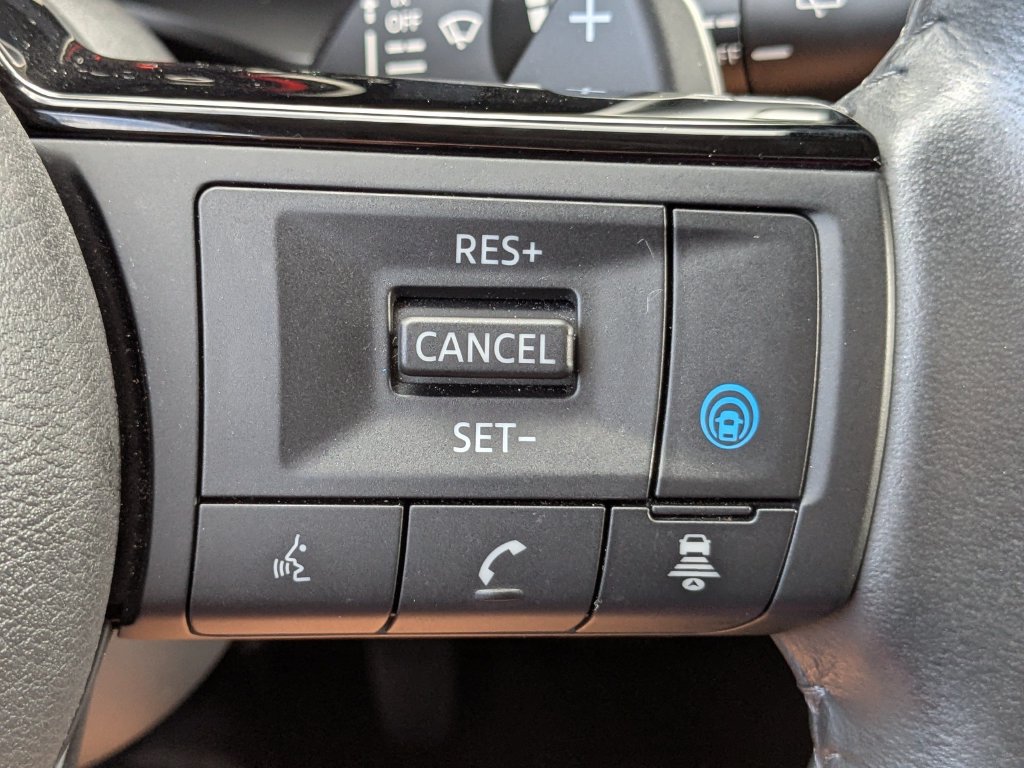 Used 2023 Nissan Rogue Platinum w/ Platinum Premium Package AWD/4WD image 23