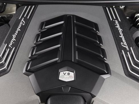 Used 2021 Lamborghini Urus image 35