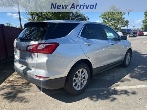 Used 2021 Chevrolet Equinox LT image 3
