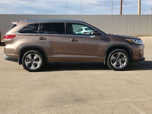 Used 2018 Toyota Highlander Limited Platinum AWD/4WD image 5