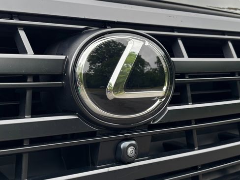 Used 2024 Lexus GX 550 w/ Accessory Package (Z1) AWD/4WD image 19