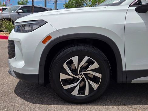 Certified 2025 Volkswagen Tiguan S FWD image 7