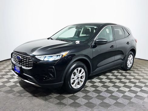 Used 2024 Ford Escape Active AWD/4WD image 3