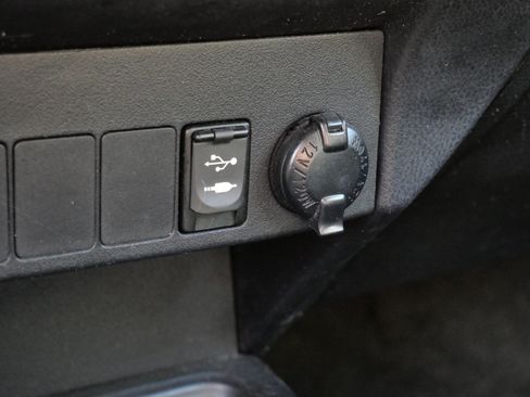 Used 2015 Toyota RAV4 XLE FWD image 30