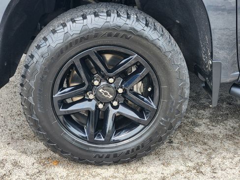 Used 2019 Chevrolet Silverado 1500 LT Trail Boss AWD/4WD image 30