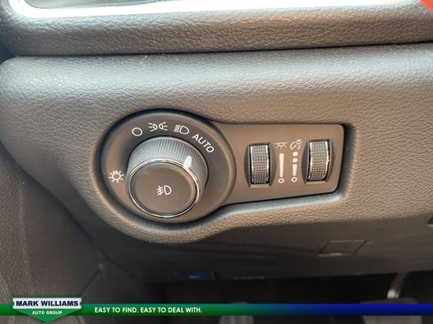 Used 2024 Chrysler Pacifica Limited w/ S Appearance Package image 27