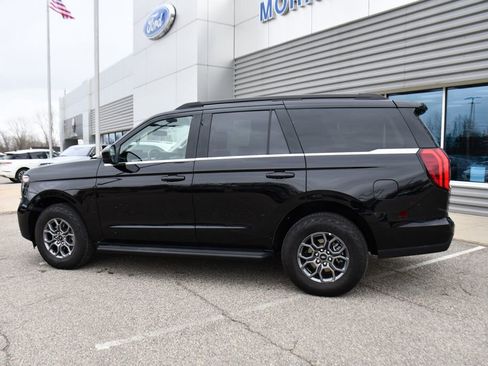 Used 2025 Ford Expedition Active image 3