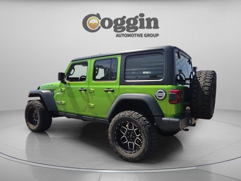 Used 2018 Jeep Wrangler Unlimited Sport S AWD/4WD image 3