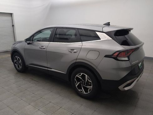 Used 2023 Kia Sportage LX image 3