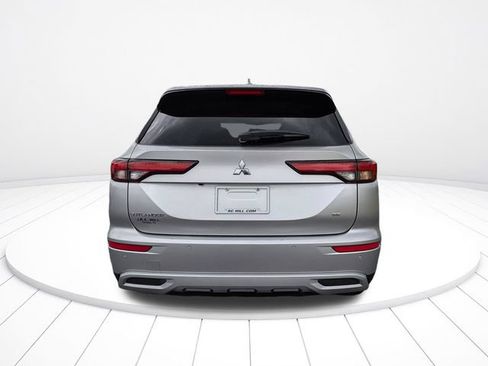 Used 2024 Mitsubishi Outlander SE FWD image 4