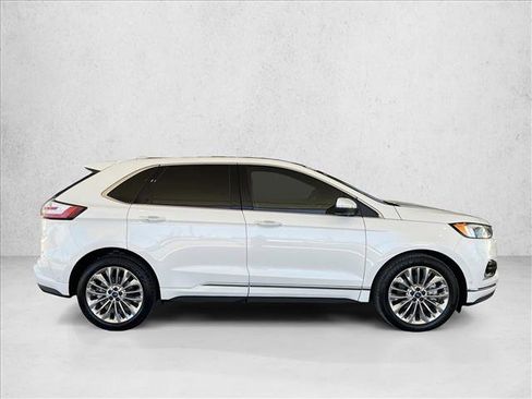 Used 2020 Ford Edge Titanium w/ Equipment Group 301A AWD/4WD image 4