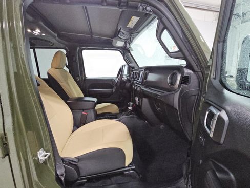Used 2023 Jeep Wrangler Unlimited AWD/4WD image 9