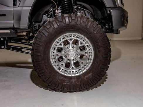 Used 2025 Ford F350 Platinum w/ FX4 Off-Road Package image 11