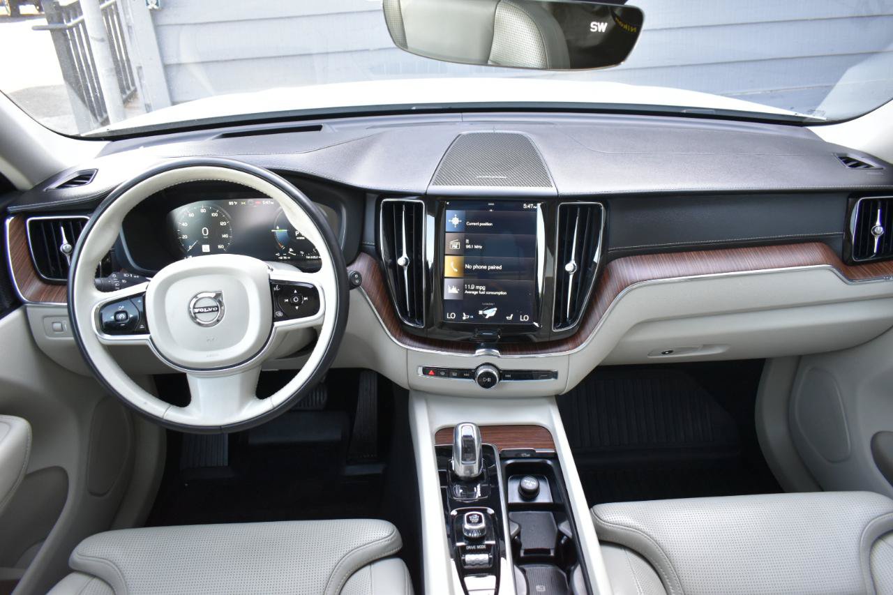 Used 2019 Volvo XC60 T8 Inscription w/ Advanced Package AWD/4WD image 11