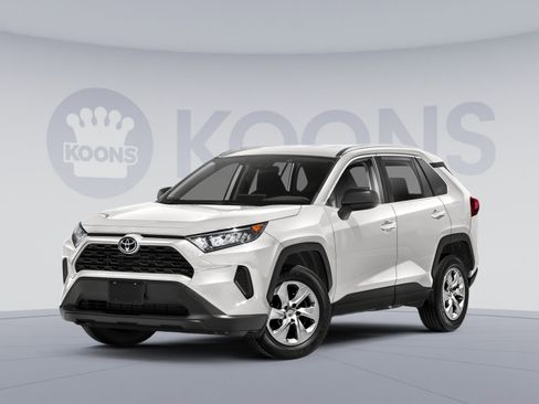 Used 2021 Toyota RAV4 LE image 1
