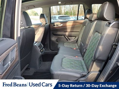 Certified 2025 Volkswagen Atlas SEL Premium R-Line image 11