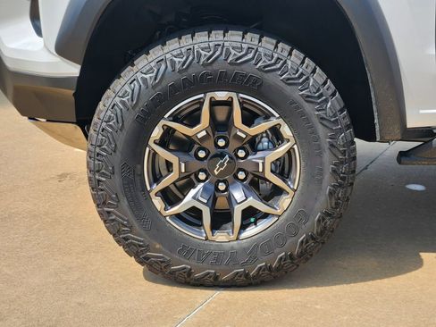 New 2026 Chevrolet Colorado ZR2 w/ Technology Package image 9