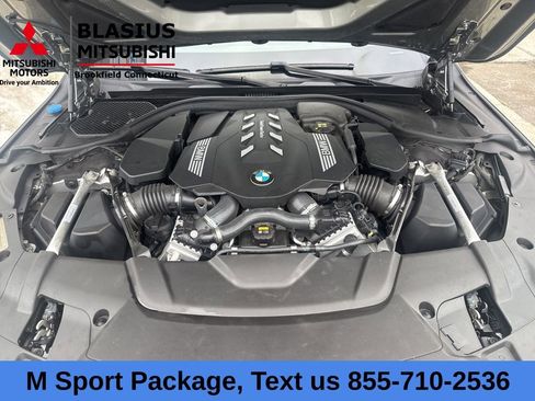 Used 2021 BMW 750i xDrive w/ Executive Package image 27