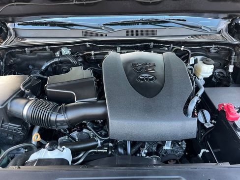 Used 2023 Toyota Tacoma SR5 RWD image 13