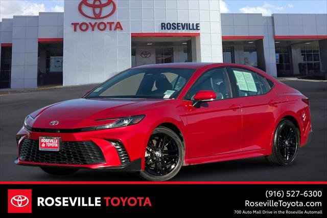 Certified 2025 Toyota Camry SE FWD image 1
