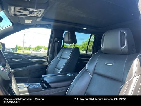 Used 2024 Cadillac Escalade ESV Sport w/ LPO, ONYX Package AWD/4WD image 44