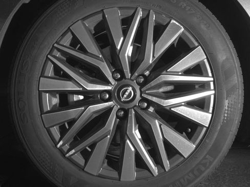 Used 2025 Nissan Altima 2.5 SV image 12