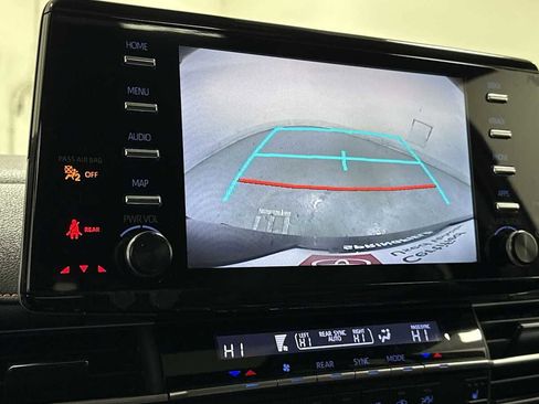 Used 2021 Toyota Sienna XSE image 19