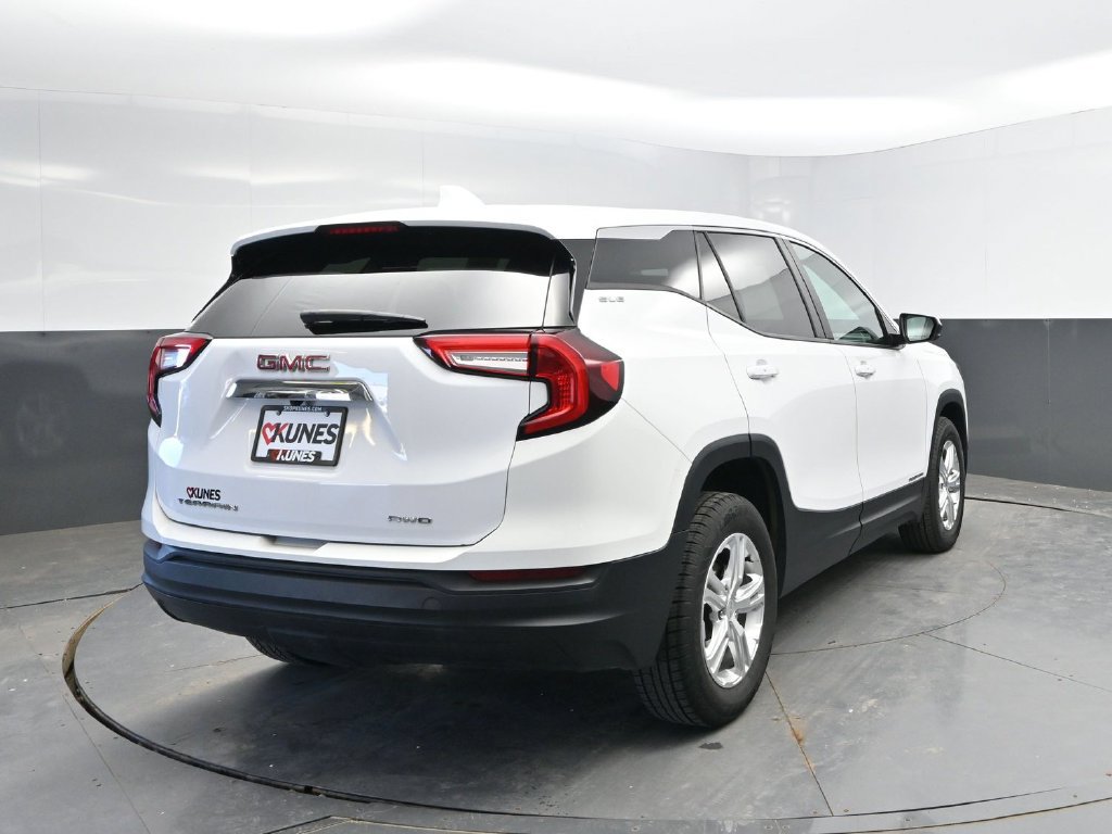 Used 2024 GMC Terrain SLE AWD/4WD image 7