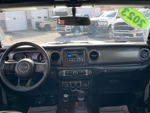Used 2023 Jeep Wrangler Unlimited image 8