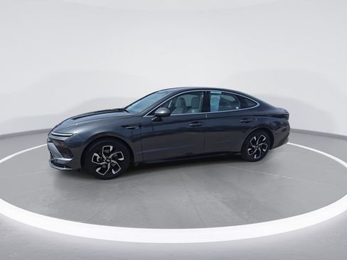 Certified 2025 Hyundai Sonata SEL AWD/4WD image 4