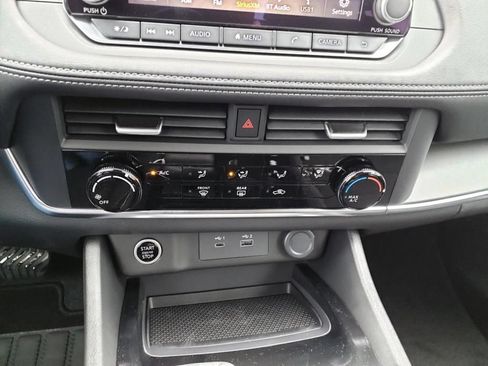 Used 2023 Nissan Rogue S FWD image 10