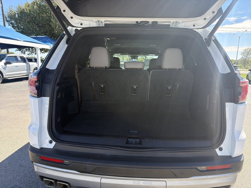 Used 2026 GMC Acadia Elevation w/ Elevation Premium Package FWD image 5