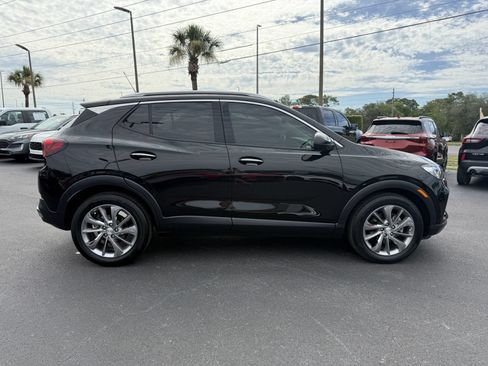 Used 2022 Buick Encore GX Essence w/ Advanced Technology Package FWD image 3